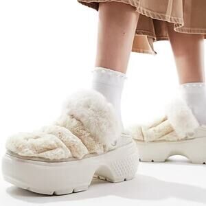 NEW CROCS Cream Plush Stomp Lined Quilted Clogs in Stucco Mens 9 Womens 11